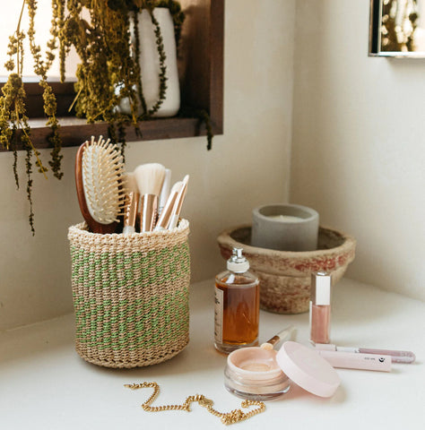 makeup-storage-basket-organizer